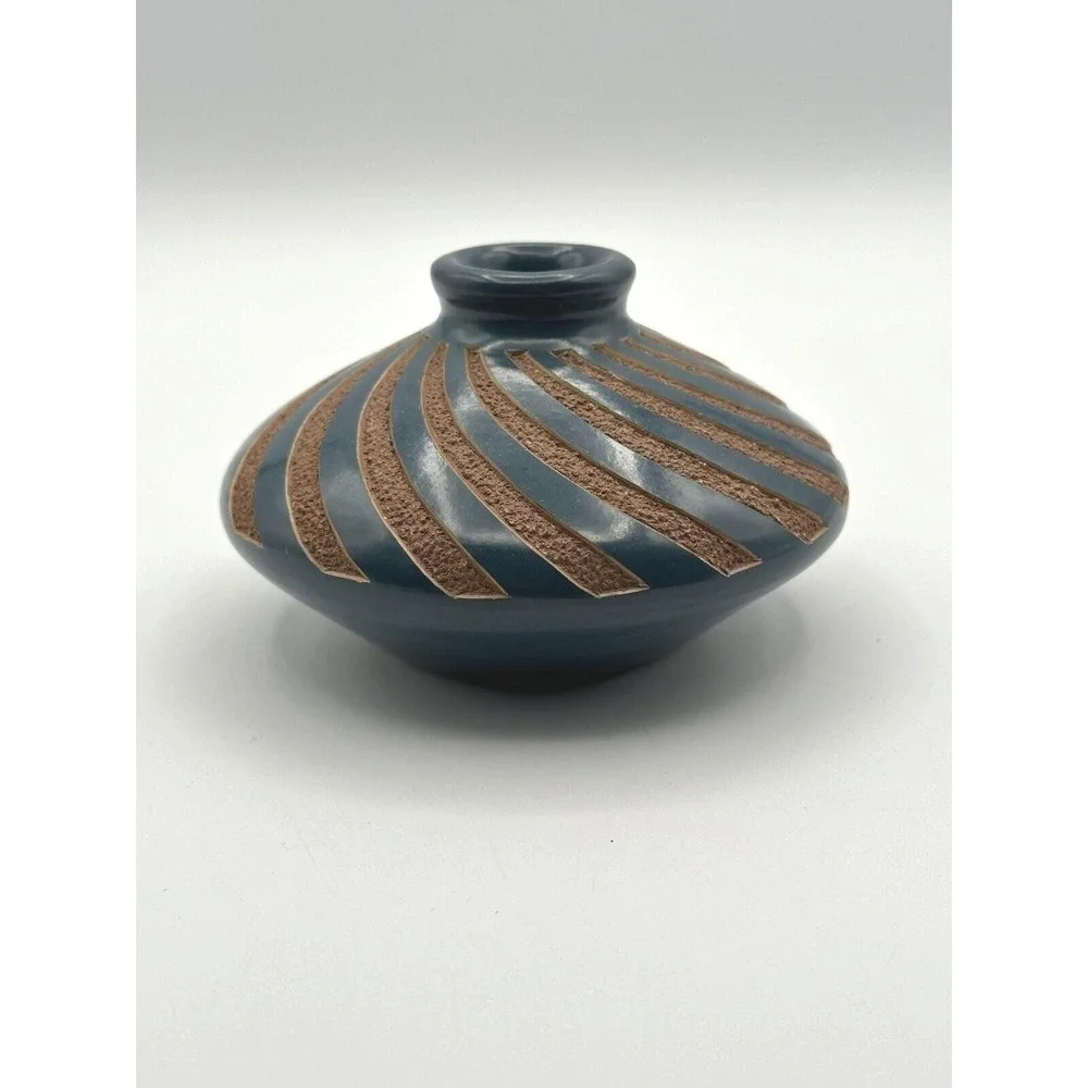 Vintage Alexander Bracamonte Pottery Nicaraguan Vase—Hand‑Thrown Studio Art Vase